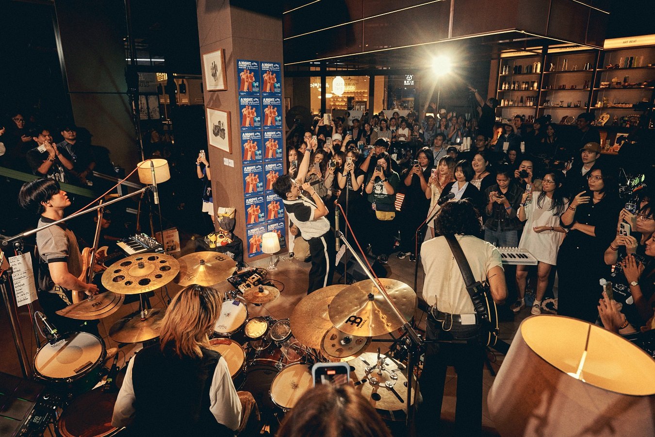 'Tilly Birds' มอบค่ำคืนสุดอบอุ่นใน "A Night Called Heaven" ให้แฟนๆ ฟิน กับโชว์สด "Heaven" ครั้งแรก และโมเมนต์สุดใกล้ชิดสุด Exclusive! 'Tilly Birds' มอบค่ำคืนสุดอบอุ่นใน "A Night Called Heaven" ให้แฟนๆ ฟิน กับโชว์สด "Heaven" ครั้งแรก และโมเมนต์สุดใกล้ชิดสุด Exclusive!