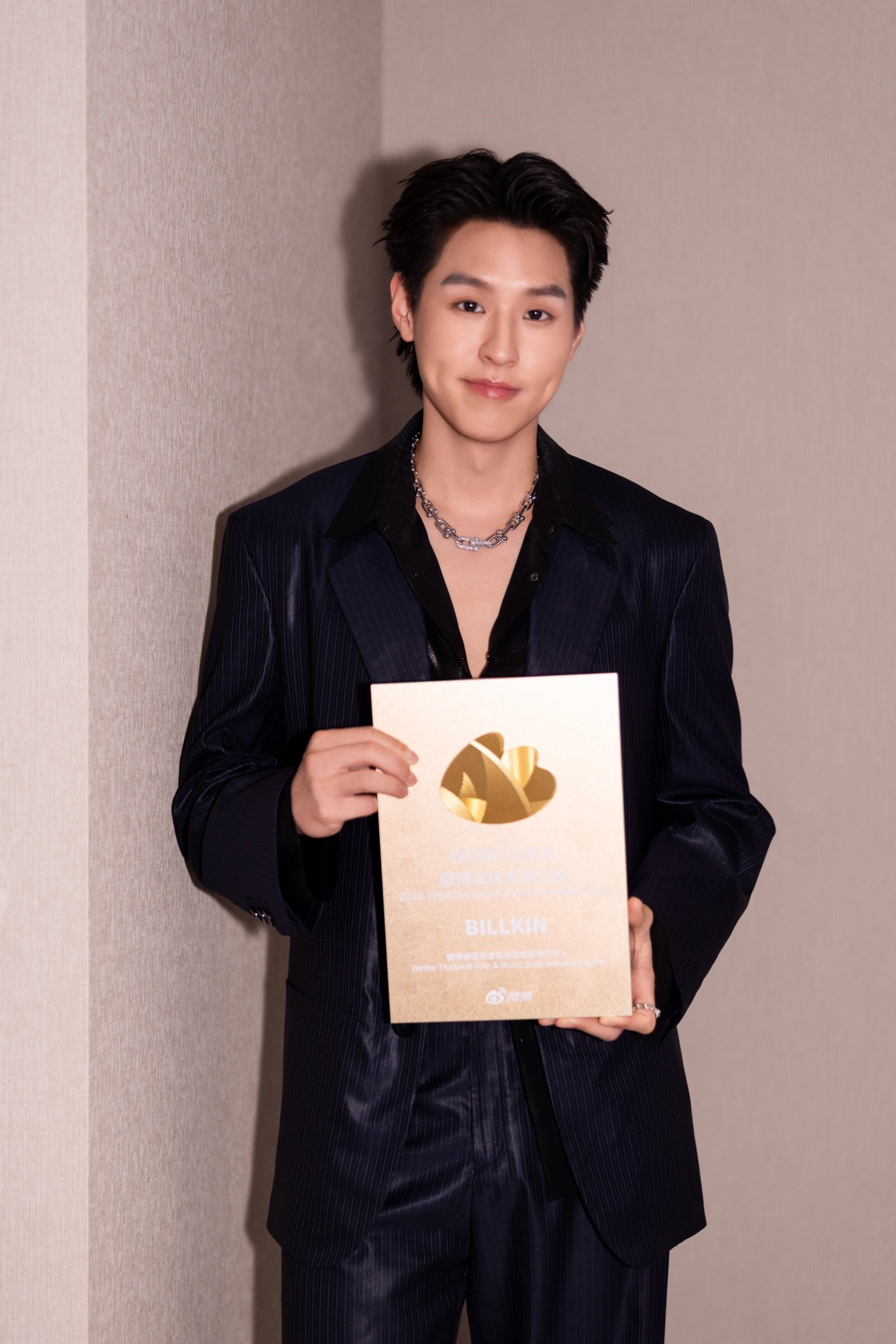'BILLKIN' คว้ารางวัล "Weibo Thailand Film & Music Dual-Influence Artist" พร้อมโชว์เพลง "นับหนึ่ง" บนเวที "Weibo Gala 2026 (Weibo Cultural Communication Night)"