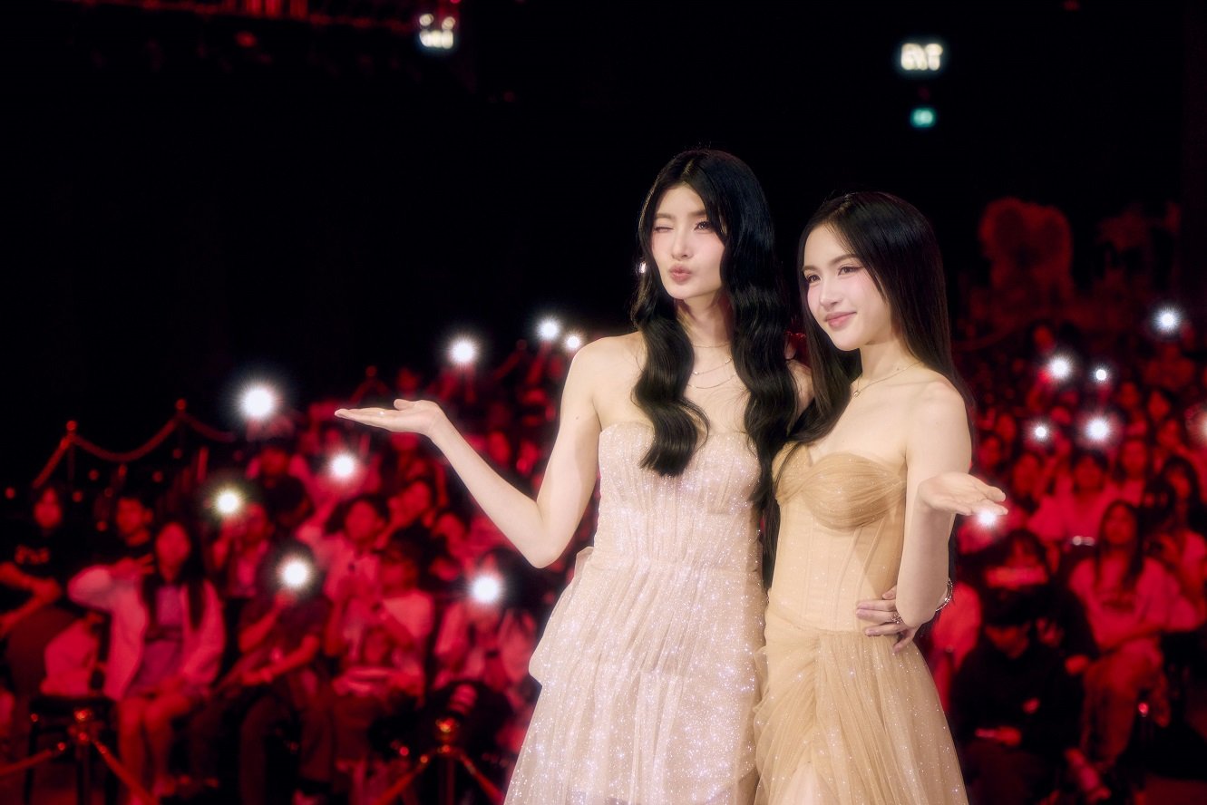 'เมเบิ้ล - แป้งจี่' ร่ายมนตร์ความสุขใน BLEJIE 1st Fanmeet in Thailand : Love is Magic แฟนคลับฟินหนักพร้อมเสิร์ฟโมเมนต์หวานจัดเต็ม!!