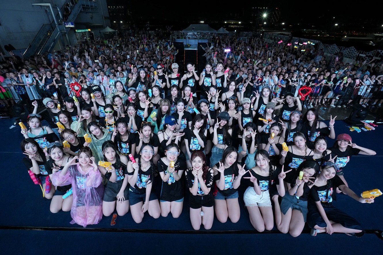 สาดความสนุกแบบฉ่ำ! 'BNK48 & CGM48' พาแฟนคลับปลดปล่อยพลัง ร้องเพลงเล่นเกมเต็มอิ่มต้อนรับสงกรานต์