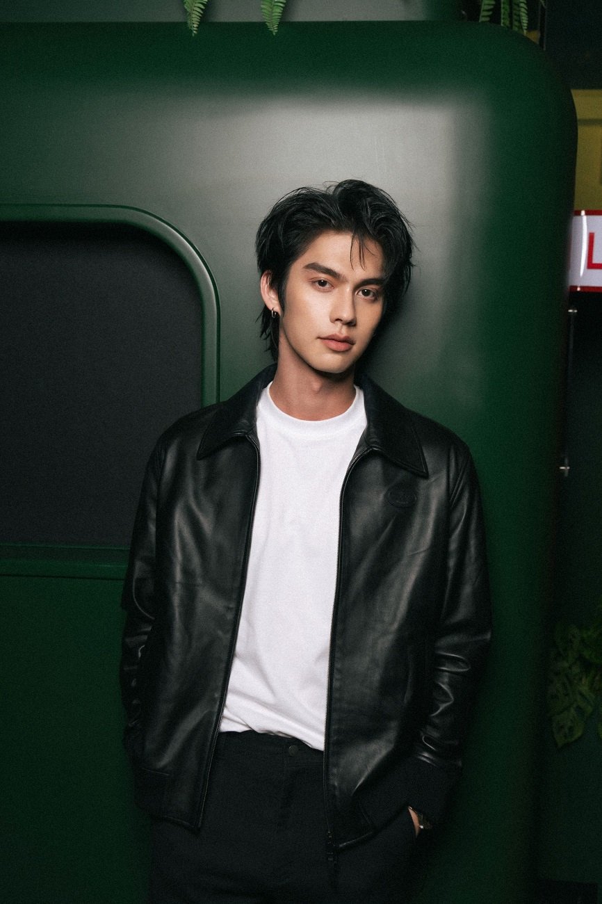 'ไบร์ท วชิรวิชญ์' โผล่ในคลิปไวรัลของ everydaywe.see กวาดยอดวิวทะลุ 70 ล้านครั้งใน 4 วัน แฟนๆ จับตาเสียงร้องปริศนาคล้ายเสียงไบร์ท