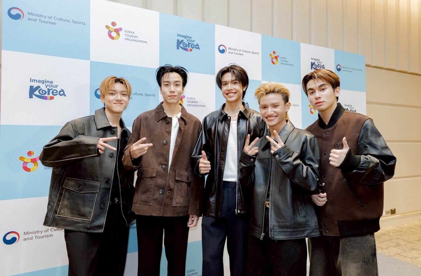 "Lets Roll!"  น้อง DICE ชวนพี่ PRIZE และชาวไทยร่วมเปิดประสบการณ์ใหม่ในเกาหลี ในงาน TITF #31 : Korea Welcomes You 