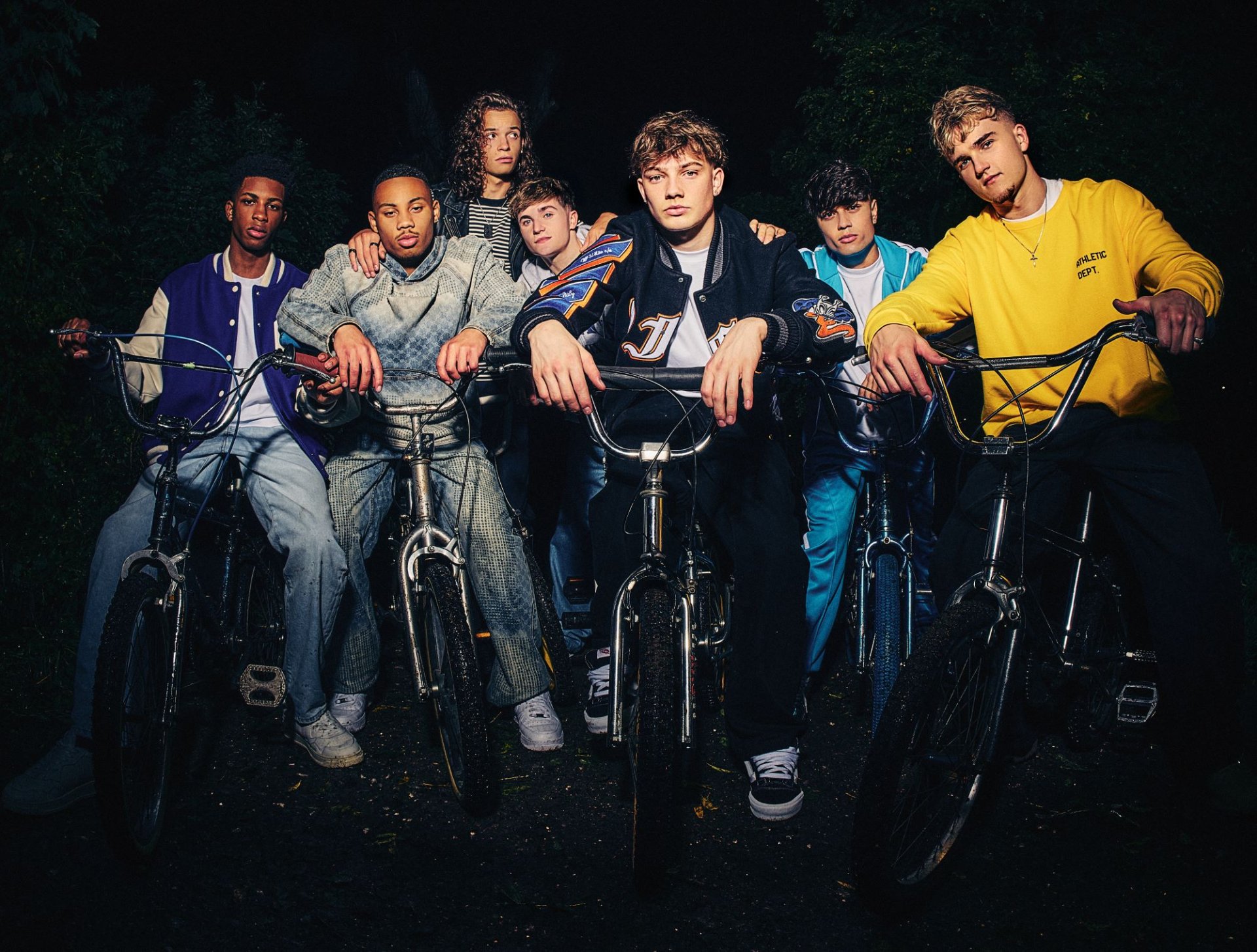 December 10 บอยแบนด์อังกฤษหน้าใหม่ ส่งคัฟเวอร์ "Bye Bye Bye" สุดละมุน ก่อตั้งโดย Simon Cowell นักปั้นไอดอลระดับโลก ยุคใหม่ของบอยแบนด์ UK เริ่มต้นแล้ว!