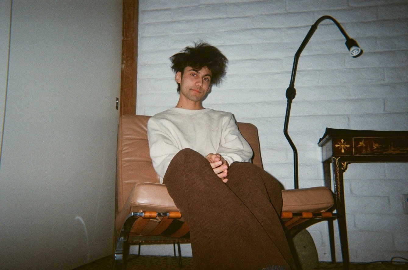 aron! ส่งเพลงใหม่ฟังสบายแต่เจ็บจี๊ด "Foolsong" คู่มือสำหรับผู้ชายคนใหม่ที่กำลังคบกับแฟนเก่า เพื่อให้เขาไม่ทำพลาดเหมือนที่ตัวเองเคยทำ