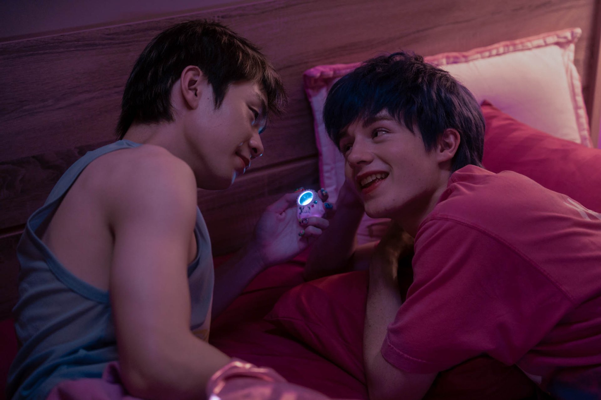 เสาร์นี้ ห้ามพลาด!! iQIYI Original GELBOYS 2 "ตกอยู่ในสถานะติ่งแฟน" 'พีเจ' ชวนลุ้น ถึงเวลา "บ้าบิ่น" เลือกระหว่าง 'เซฟใจเขา' หรือ 'ตามใจเรา'