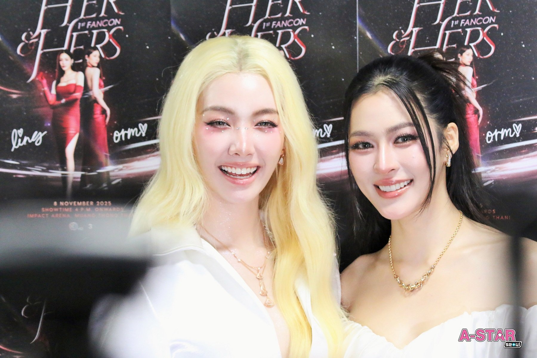 รักล้นอิมแพ็ค! 'หลิง-ออม' ทำฮอลล์กลายเป็นสีชมพู พร้อมขึ้นแท่นประวัติศาสตร์ครั้งใหม่ของคู่แซฟฟิกแห่งปี!! ใน "HER & HERS LINGORM 1st FANCON" 