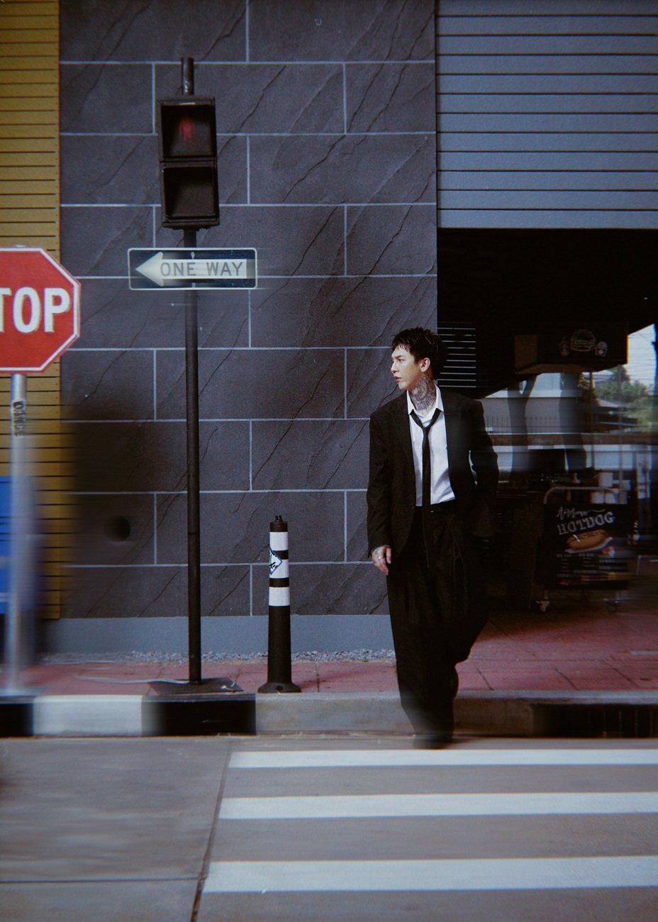 HYE ปล่อยซิงเกิลใหม่ "พื้นที่รอข้าม (Waiting)" เดินหน้าขยายตัวตนในโซโล่อัลบั้มล่าสุด