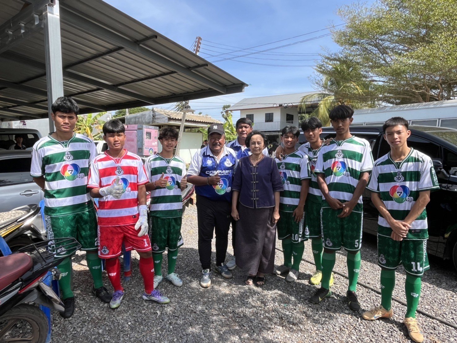 เซอร์ไพรส์! หนัง "ปอบดิ๊บดิบ" คว้า 'หมอนทองวิทยา' วิ่งหนี 'ปอบ' ขึ้นรถขนฝัน-ลงโอ่งอลหม่าน