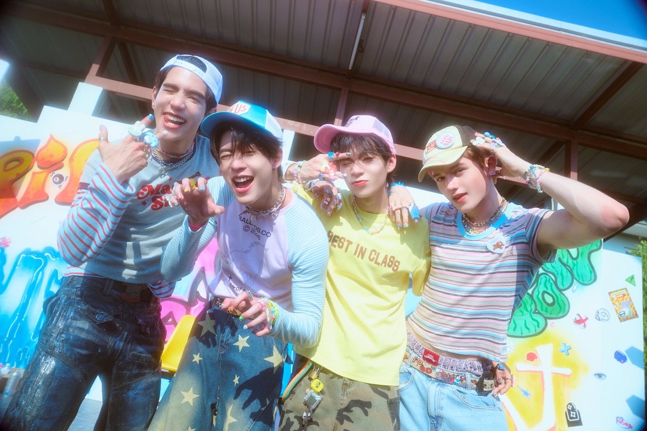 4 หนุ่ม GELBOYS คัมแบ็กซัมเมอร์! รีเมค "ไปน่ารักไกลๆ หน่อย" (GO CUTE FAR FAR) เสิร์ฟความคลั่งรักสไตล์ Gen Z โยกได้ตั้งแต่ครั้งแรกที่ฟัง