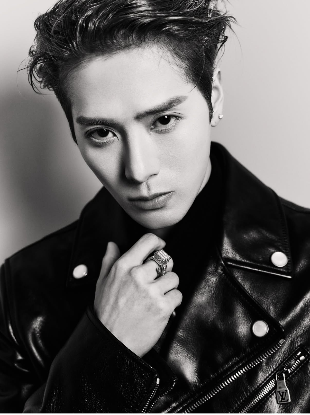 Jackson Wang เปิดตัวเพลงใหม่ "Sex God" กลางรันเวย์ Louis Vuitton Men's FW 2026 ที่ปารีส