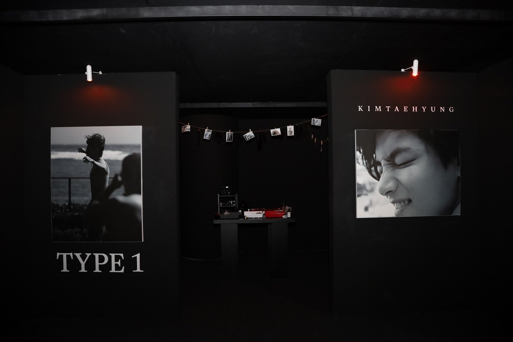 เปิดแล้ว!! ที่ประเทศไทย <ARTSPACE: TYPE 1>  นิทรรศการเปิดตัวโฟโต้บุ๊คของ V จาก BTS 