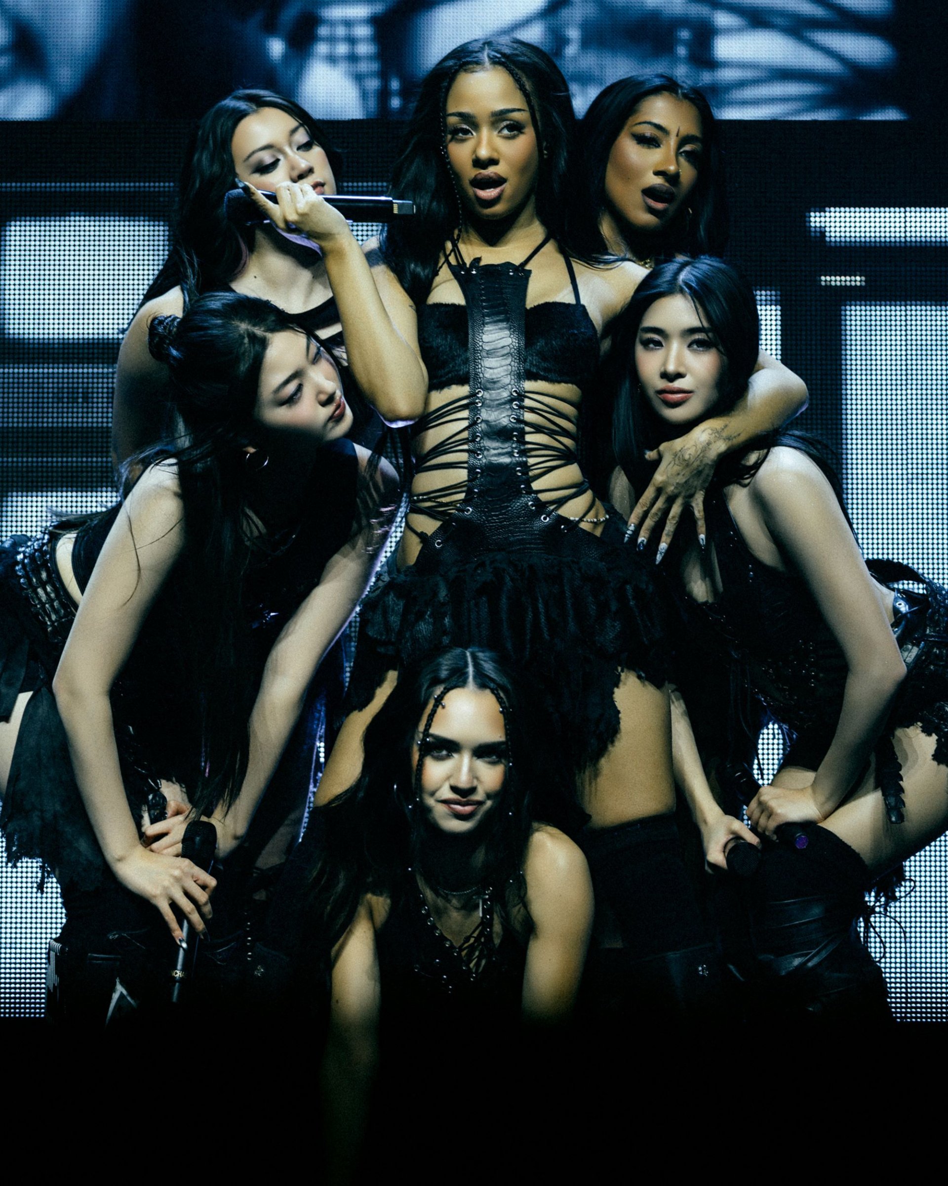 เปิดปี 2026 ได้สุดปัง! KATSEYE ส่ง "Internet Girl" เพลงป็อปฟังสนุกถูกใจแฟนๆ ตอกย้ำตำแหน่งโกลบอลเกิร์ลกรุ๊ปผู้เข้าชิง 2 รางวัลแกรมมี