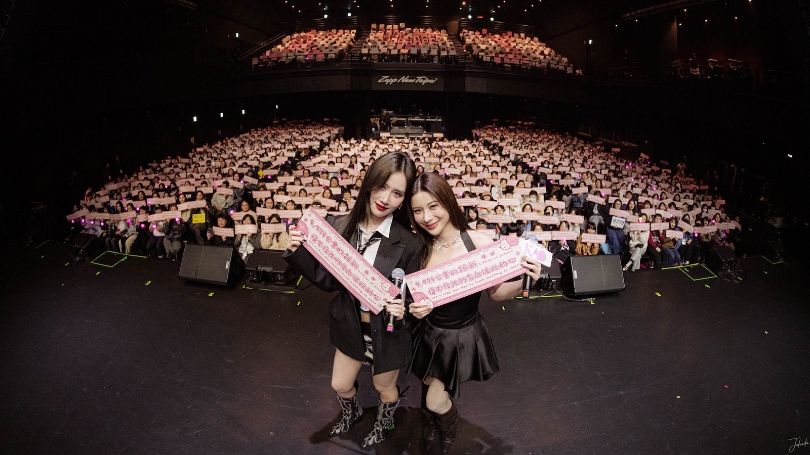 'เก้า-เจนเย่' เสิร์ฟความฟินข้ามพรมแดน! ในแฟนมีตติ้งที่ไทเป โชว์สุดแซ่บ-โมเมนต์หวาน ทำแฟนคลับใจละลายยกฮอลล์!