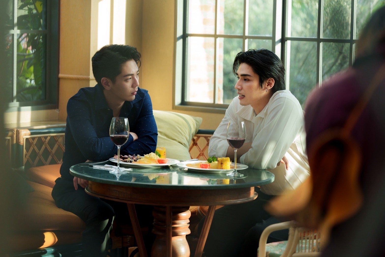'อัพ-ภูมิ' ครองกระแส!! เคมีพุ่งสนั่นโซเซียล ในซีรีส์ WeTV Original "Love of Silom รักแห่งสีลม"