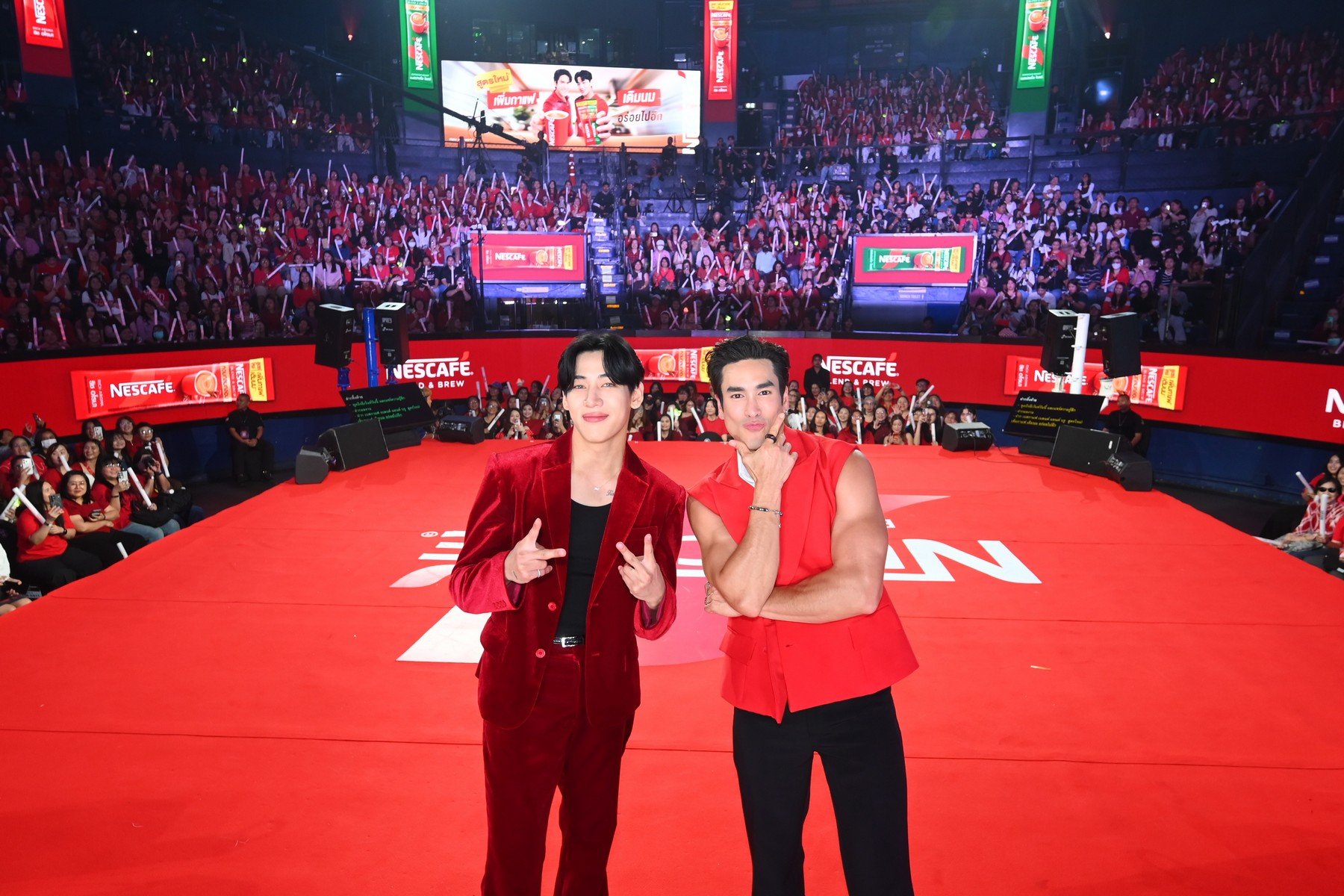 ณเดชน์ แท็กทีม แบมแบม เสิร์ฟโมเมนต์สุดฟินในงาน "เนสกาแฟ เบลนด์ แอนด์ บรู เมค ดิส โมเมนต์ มอร์" เปิดตัว "เนสกาแฟ เบลนด์ แอนด์ บรู ริช อโรมา สูตรใหม่ เพิ่มกาแฟ เติมนม อร่อยไปอีก"