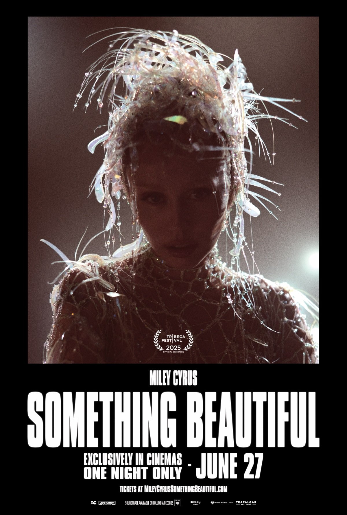 ต้อนรับอัลบั้มใหม่ของตัวแม่สุดซ่า Miley Cyrus (ไมลีย์ ไซรัส) ใน "Miley Cyrus: Something Beautiful" จัดเต็มความแซ่บ ที่ เอส เอฟ!! 