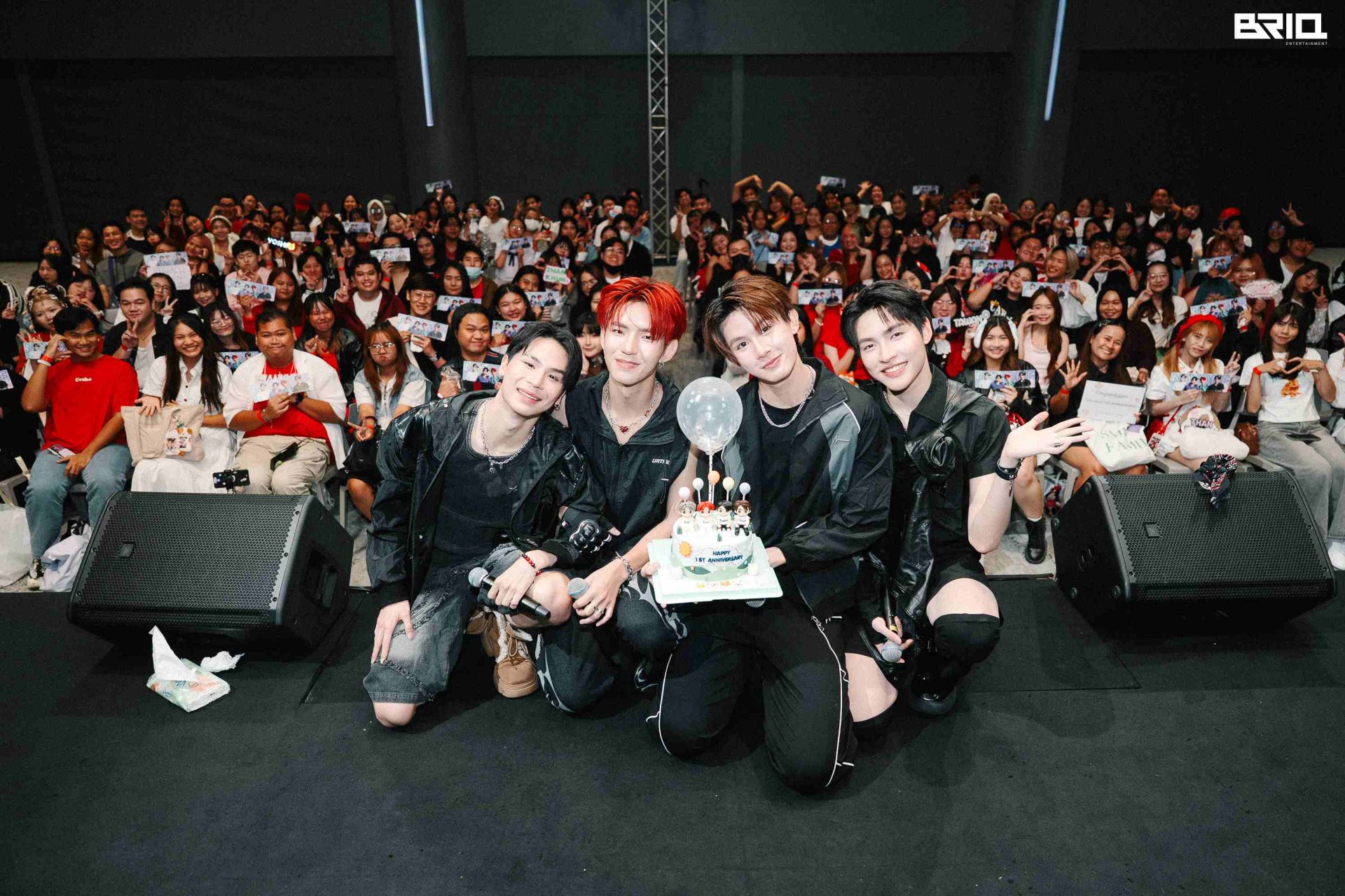 NEVONE บอยแบนด์ผู้มอบรอยยิ้มและความสดใสมาครบ 1 ปี รวมความสุขและความประทับใจในงาน "NEVONE 1st Anniversary : NEVER ENDLESS STORY & Fansign TRIGGER"