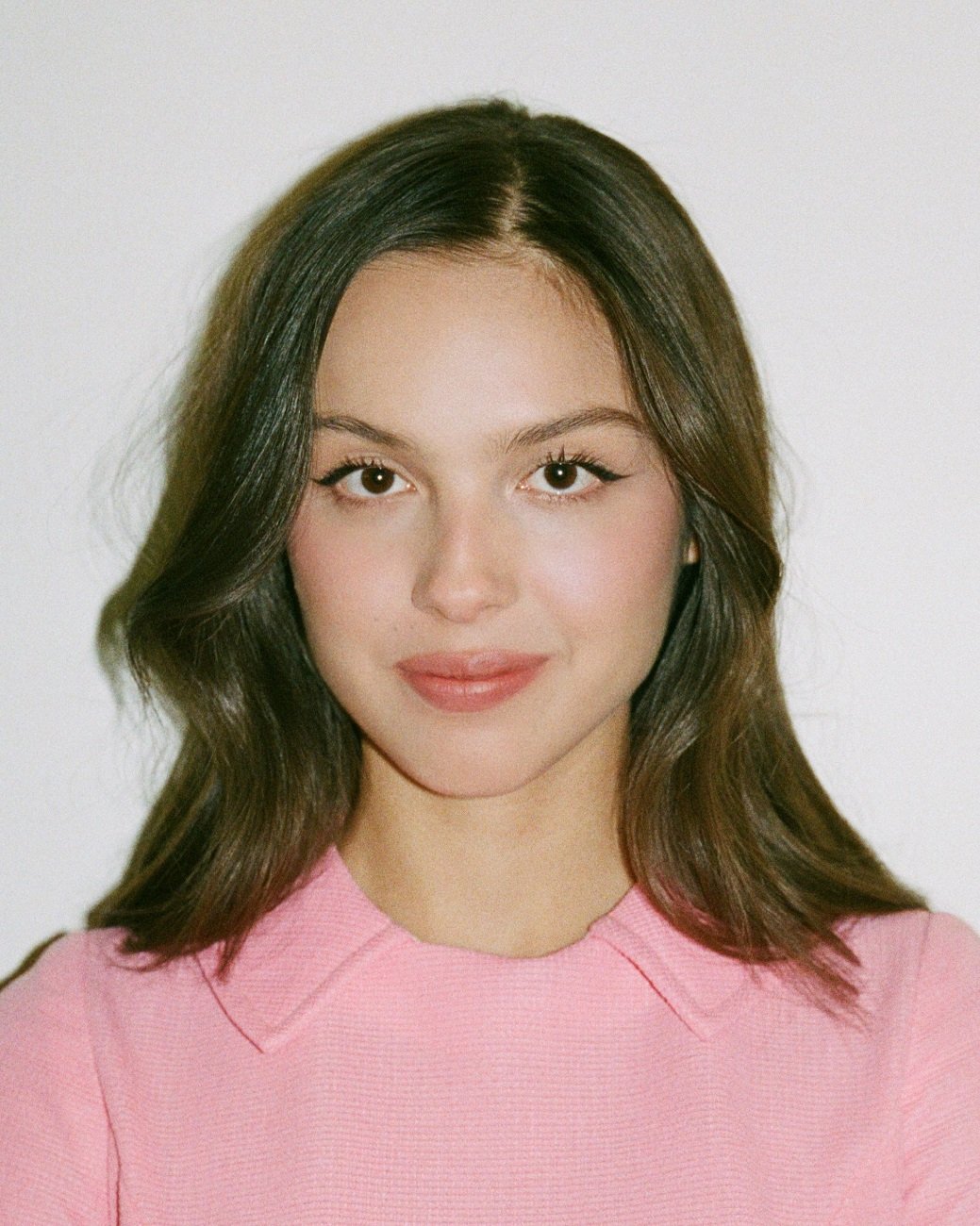 Olivia Rodrigo ประกาศชื่ออัลบั้มเต็มชุดที่ 3 กับ "you seem pretty sad for a girl so in love" การกลับมาของซูเปอร์สตาร์ขวัญใจ Gen Z ที่ทุกคนรอคอย ฟังพร้อมกันทั่วโลก 12 มิ.ย. นี้