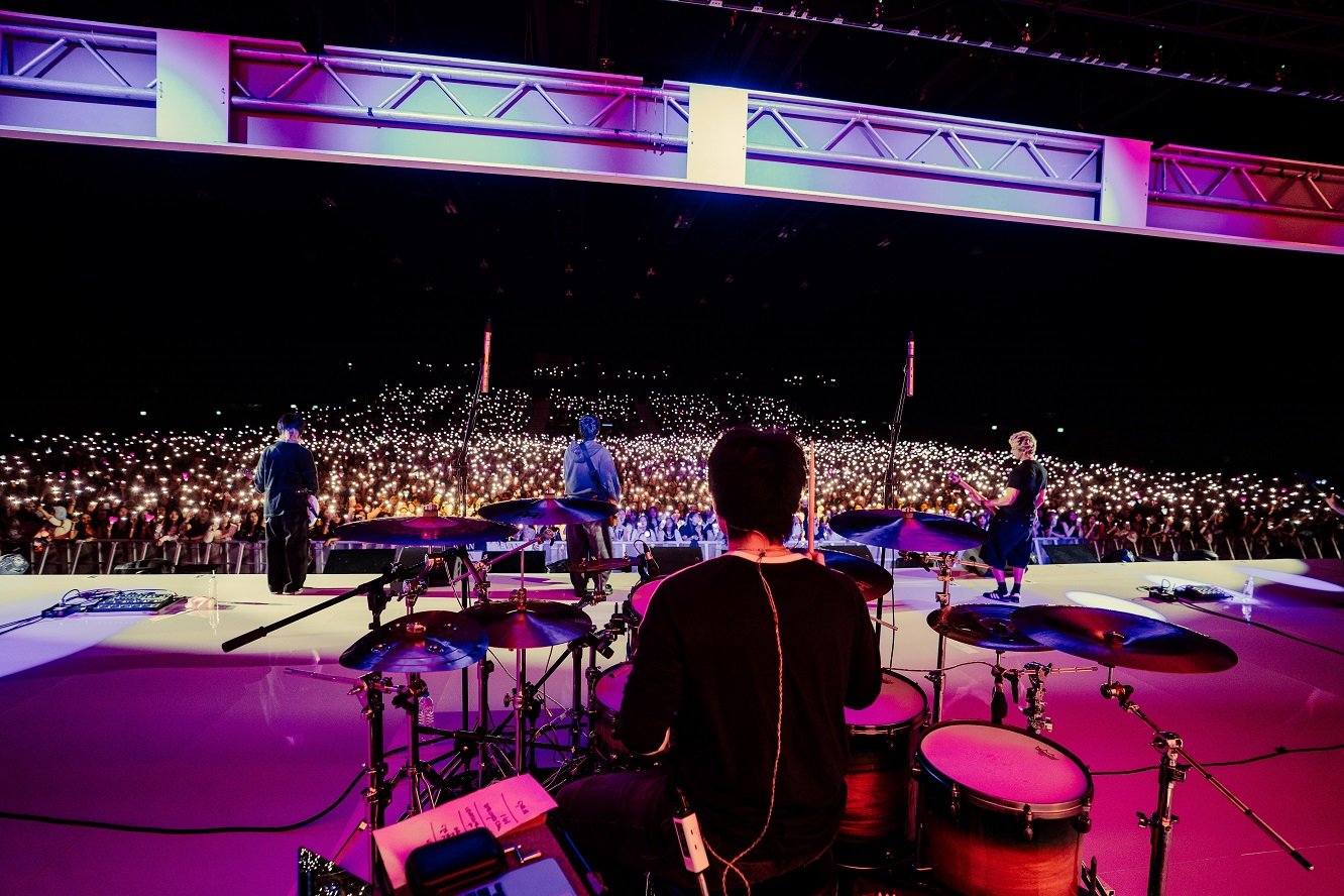 Paper Planes ระเบิดพลังร็อกสะเทือน K-Wave! สมมงร็อกไทยหนึ่งเดียวใน K-LIVE FESTIVAL BAND:AGE in Bangkok แฟน K-Pop ทำถึง! กระโดดร้องตามสนั่นฮอลล์ ผสาน 2 วัฒนธรรมดนตรีสุดลงตัว