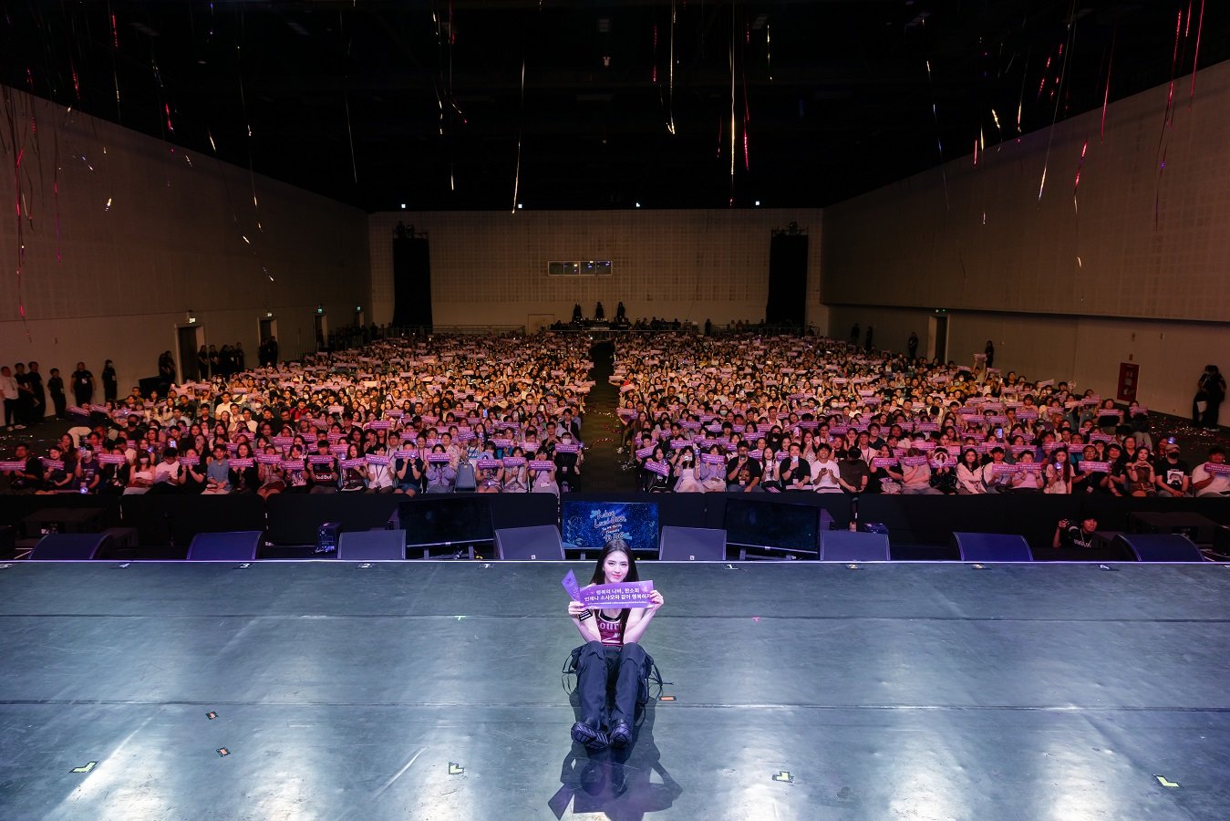 ผีเสื้อแห่งความสุข! 'ฮัน โซฮี' เสิร์ฟโมเมนต์สะเทือนไทม์ไลน์ ทำ 'โซซาโม' ฟินขั้นสุด ในแฟนมีตติ้งเวิลด์ทัวร์ที่เลือกไทยเป็นที่แรก "2025 HAN SO HEE 1ST FANMEETING WORLD TOUR [Xohee Loved Ones,] in BANGKOK"