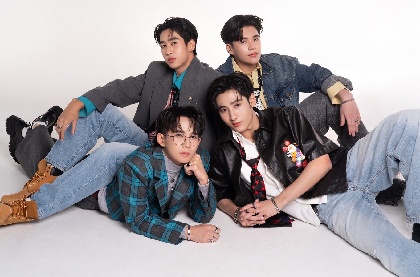 ZOLAR ปล่อยซิงเกิลใหม่พร้อมยูนิตย่อย 4 หนุ่ม 'JUPITER' กับเพลง "เราไม่ได้เป็นอะไรกัน (Undeletable)" เพลงอกหักแต่น่ารักจนใจเจ็บ!