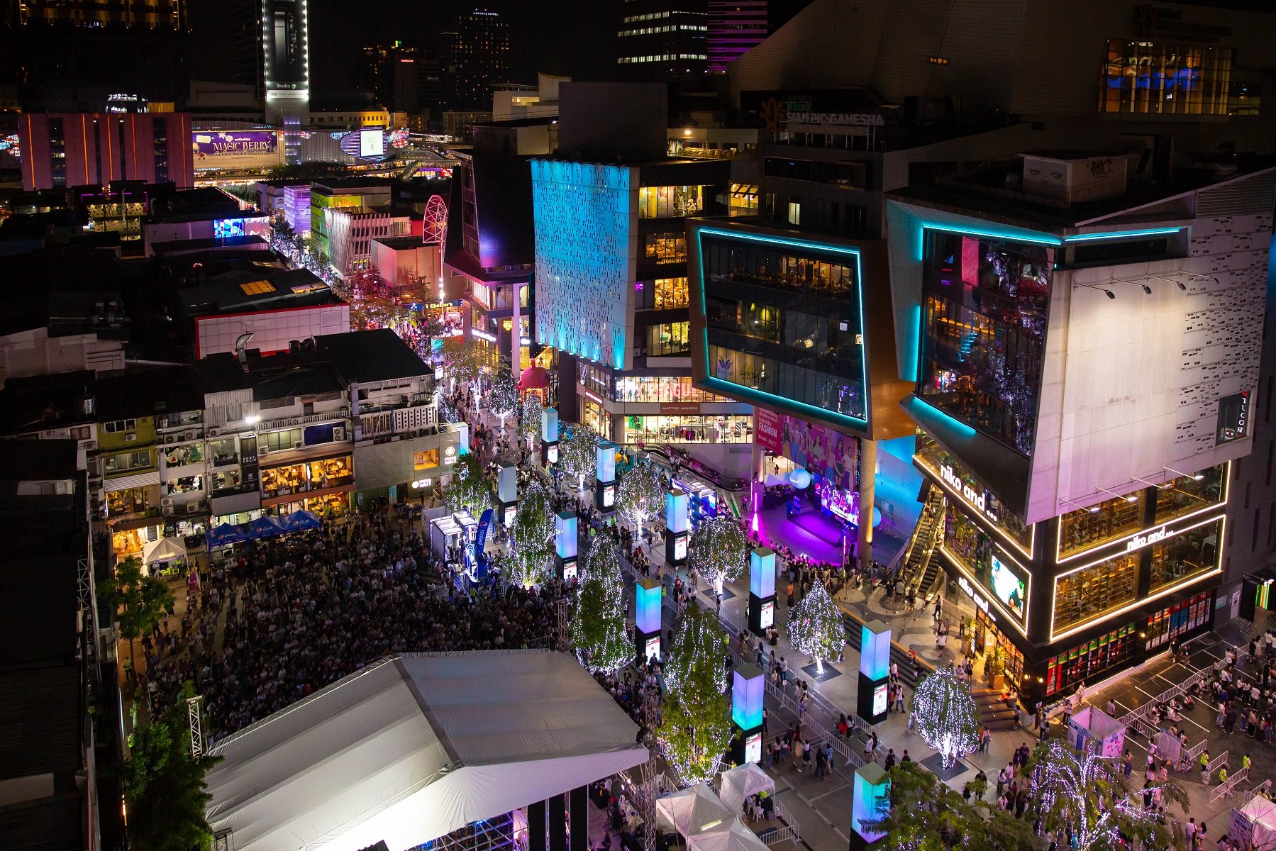 สยามแตก! 2 วัน วัยรุ่นครึ่งล้านแห่ร่วมงาน Pepsi, PMCU, NYLON Thailand present ‘Siam Music Fest 2023’ เทศกาลดนตรีฟรีที่ใหญ่ที่สุดในประเทศ! ขนทัพศิลปินตัวท็อปทั้งวงการเสิร์ฟความสนุกจัดเต็มทุกอณู