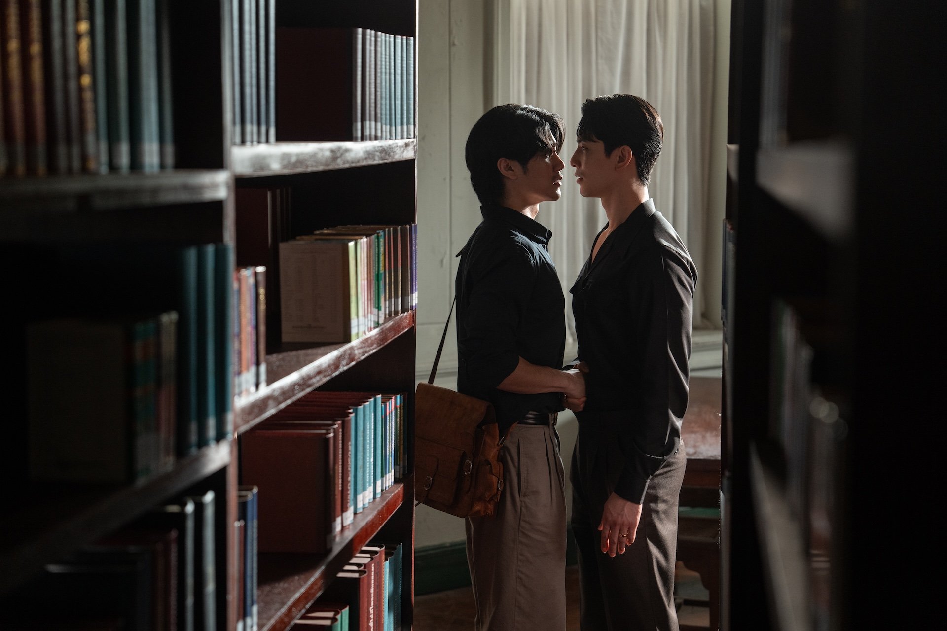 "Shine EP.2" สนยูโร เคมีนี้มีอยู่จริง! เปิดปมอดีต เชื่อมโยงความสัมพันธ์ตัวละคร กระแสแรงติดท็อปชาร์ตโลก ต่อยอดความร้อนแรงจาก EP.1 พร้อมไต่ชาร์ต Top 3 หลายประเทศและ Worldwide Top 10 "Shine EP.2" สนยูโร เคมีนี้มีอยู่จริง! เปิดปมอดีต เชื่อมโยงความสัมพันธ์ตัวละคร กระแสแรงติดท็อปชาร์ตโลก ต่อยอดความร้อนแรงจาก EP.1 พร้อมไต่ชาร์ต Top 3 หลายประเทศและ Worldwide Top 10