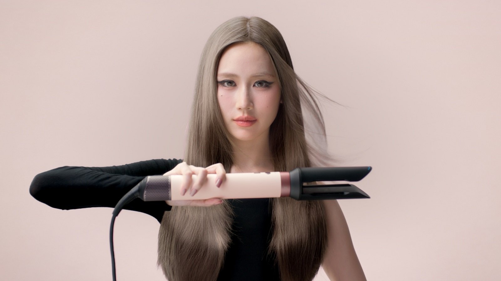 เจนเย่ เมธิกา Friend of Dyson Beauty คนล่าสุด เปิดตัวพร้อม Dyson Airwrap Co-anda2x เครื่องเป่าผมและจัดแต่งทรงรุ่นล่าสุด วางจำหน่ายในไทยแล้ววันนี้