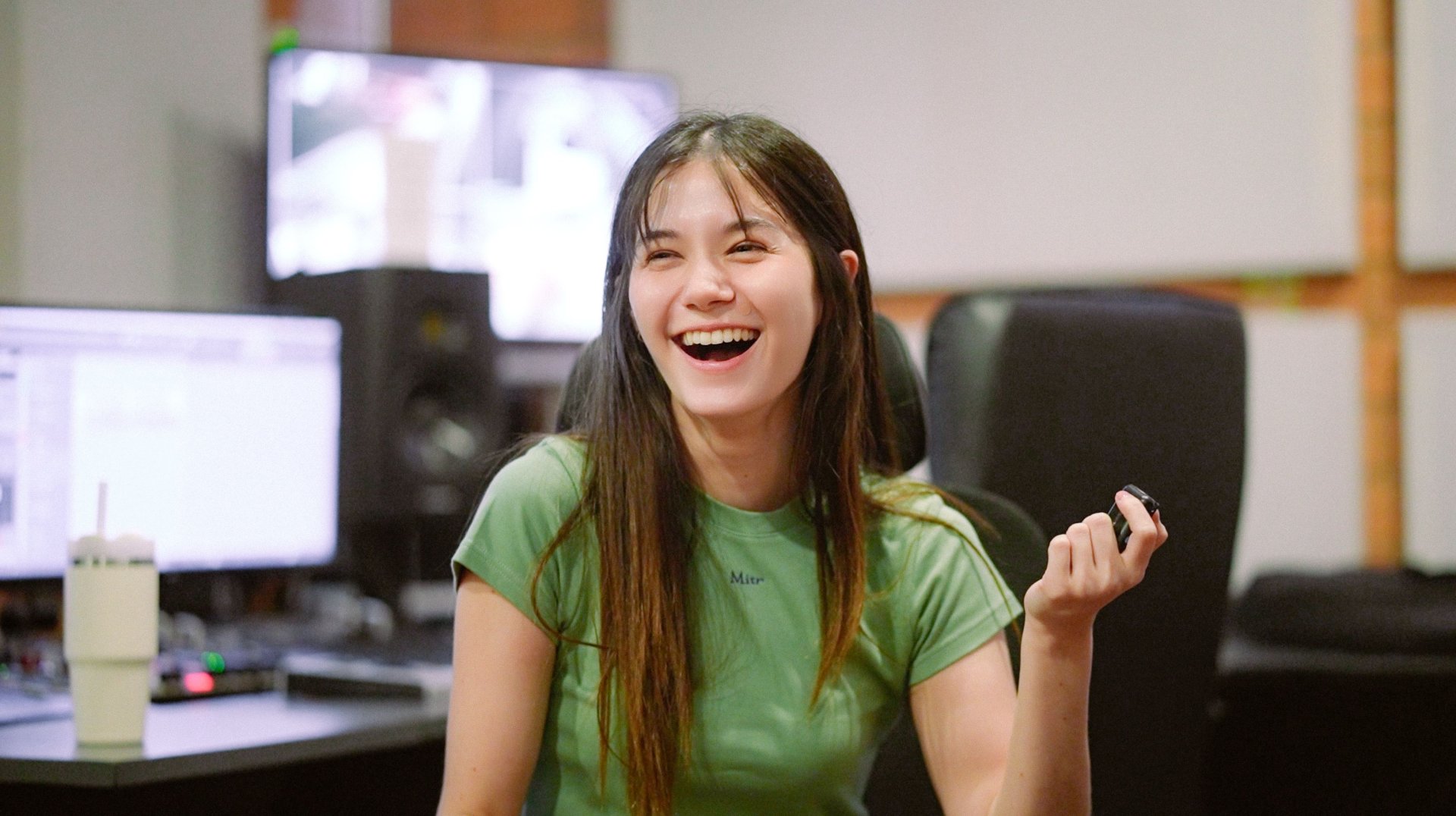 Violette Wautier ถ่ายทอดเรื่องราวความรักอันสวยงามท่ามกลางความมืดมิดใน "Starlight" เพลงประกอบซีรีส์ CLAIREBELL คลั่ง/รัก/นักโทษ โดยผู้จัด ใหม่ ดาวิกา โฮร์เน่ และ เต๋อ ฉันทวิชช์ 