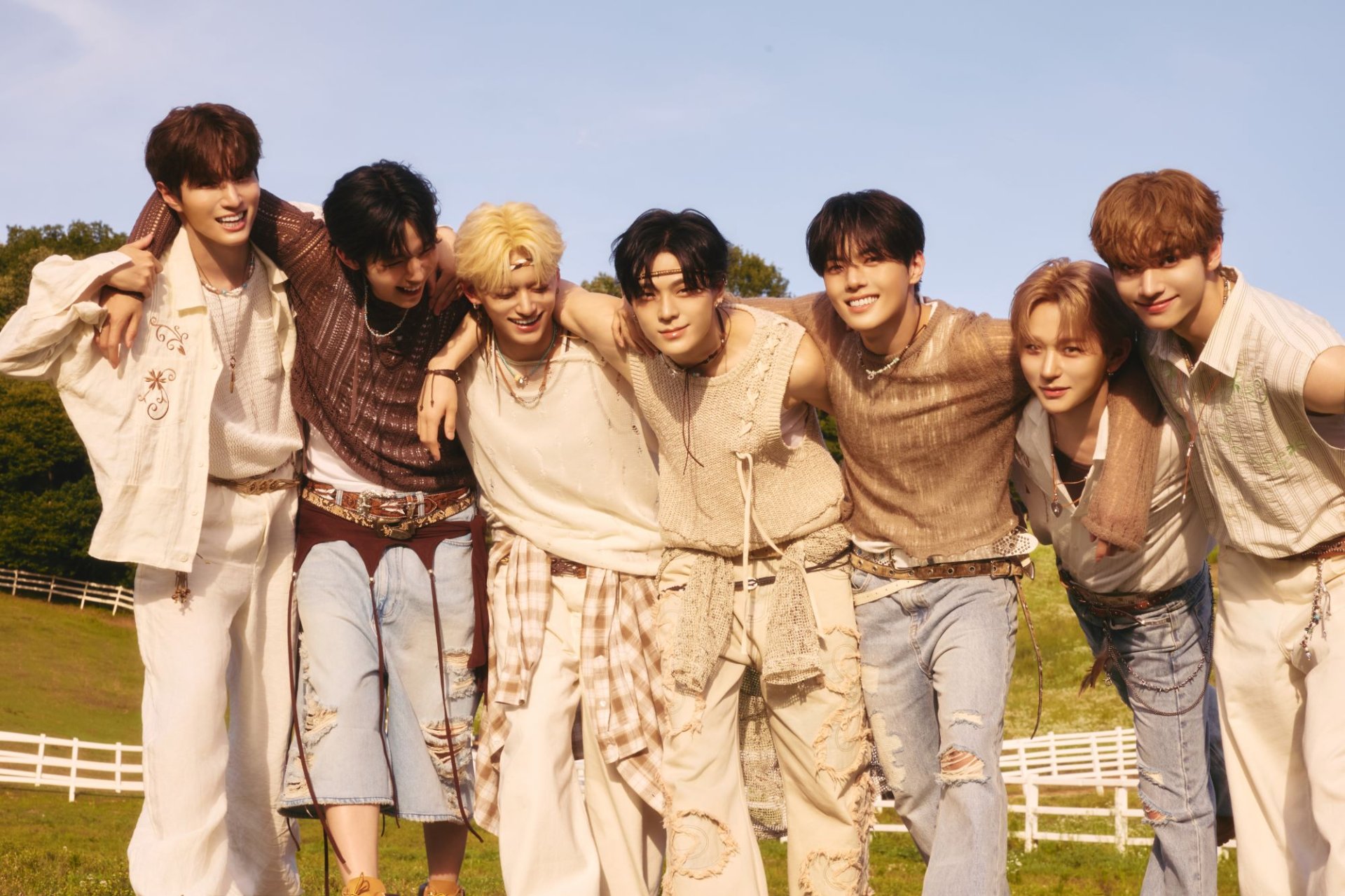 WHIB กลับมาสร้างสีสันรับซัมเมอร์ กับมินิอัลบั้มชุดที่ 2 CHERRY PIE  พร้อมออกเดินทางค้นหาสีสันที่เป็นตัวตนที่เป็นเอกลักษณ์ของตัวเอง