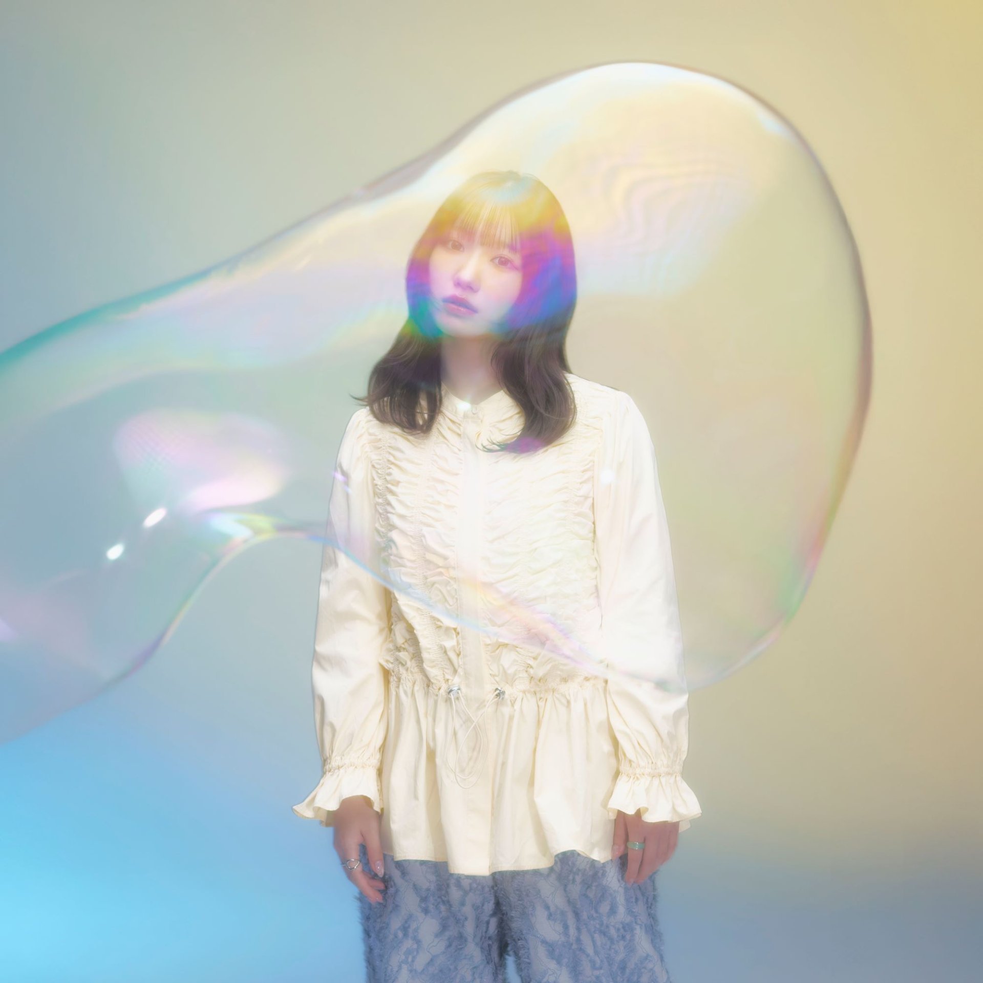 Yuika ส่งต่อความทรงจำและความหมายของวัยเยาว์ผ่านซิงเกิลใหม่ "Invisible Youth" เพลงอบอุ่นหัวใจต้อนรับซัมเมอร์ หลังคอนเสิร์ตในไทยกระแสตอบรับล้นหลาม