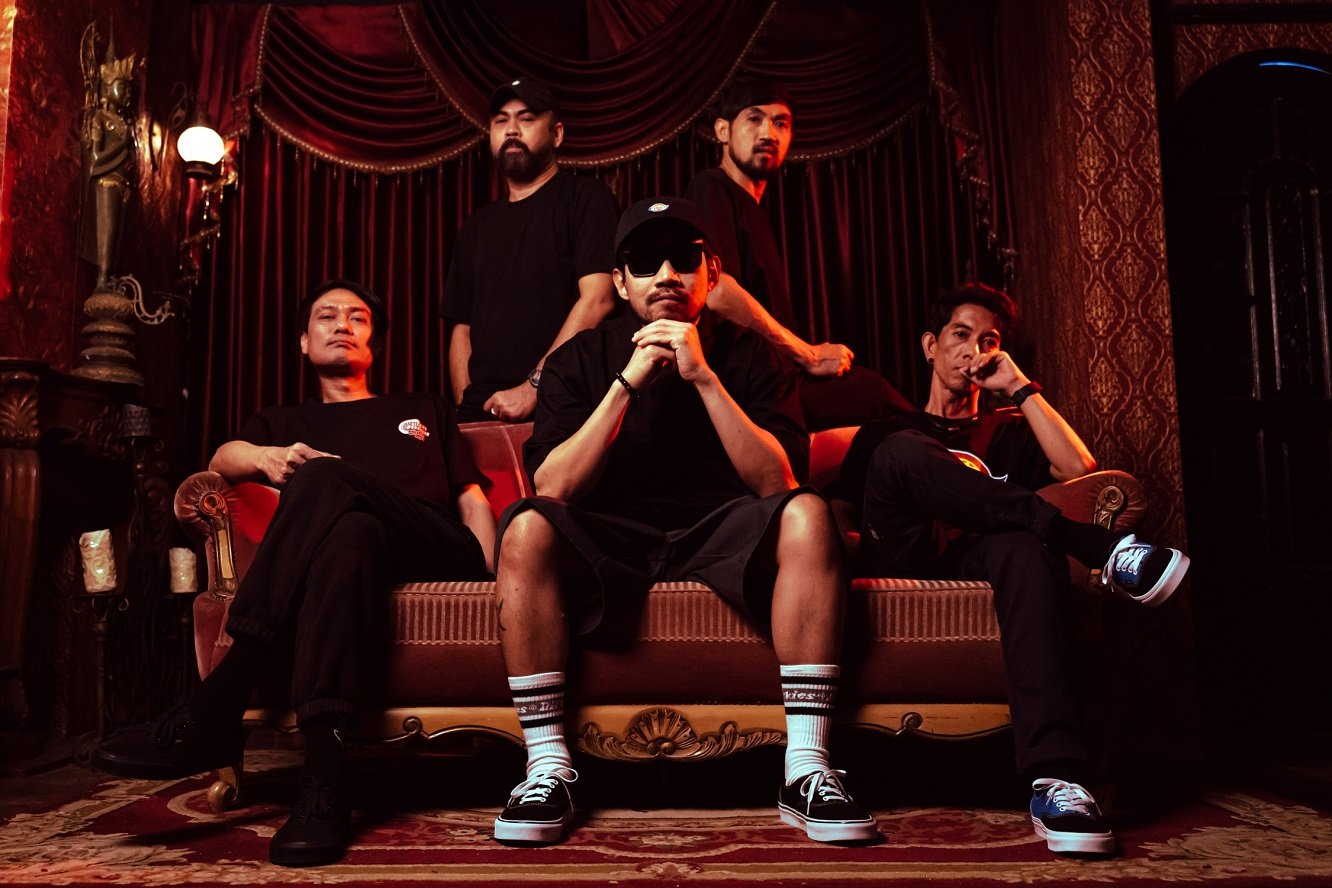 ตำนานของจริง! EBOLA ย้ายบ้านสู่ VOM RECORDS พร้อมปล่อยเพลงใหม่ "ยังมีแรง (ONLY THREAD)" ได้ 'ปู - พงษ์สิทธิ์ คำภีร์' ร่วมแจม