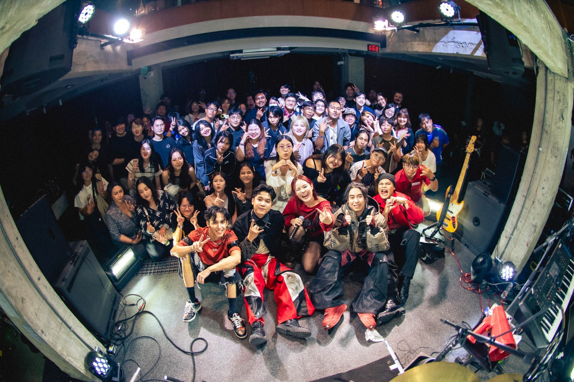 CHILAX ปล่อยพลังความอิน! "WHAT A LIFE! THE 1ST MINI CONCERT" ประทับใจ อบอุ่นทุกโมเมนต์ พร้อมแขกรับเชิญสุดเซอร์ไพรส์
