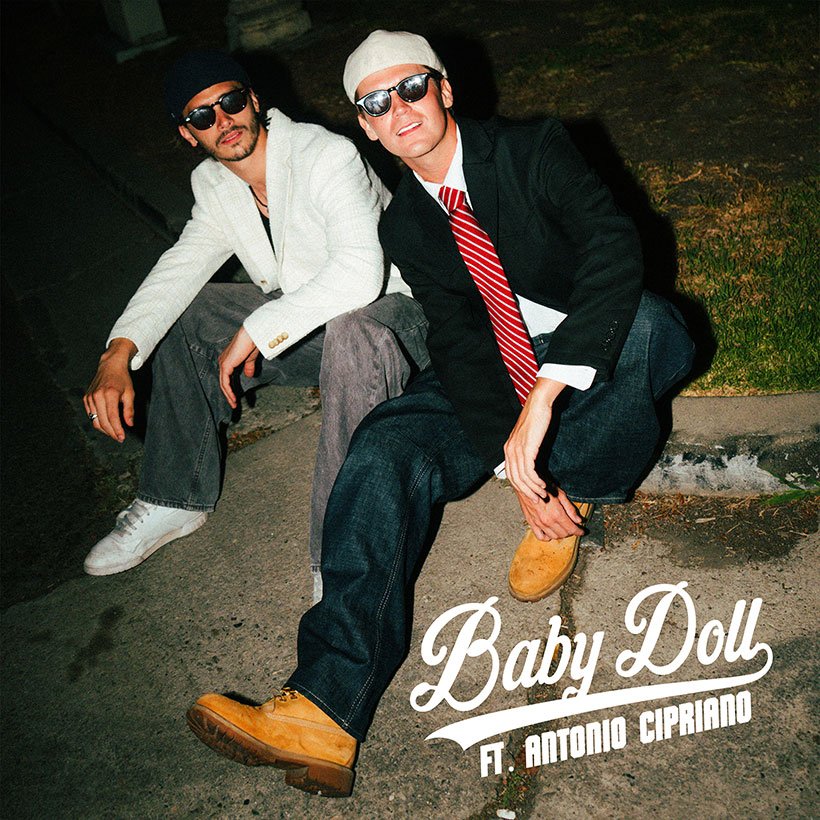 Jamie Miller ชวน Antonio Cipriano จากซีรีส์ Off Campus ส่ง "Babydoll" เวอร์ชันใหม่ หลังเพลงฮิตจุดกระแสแดนซ์ทั่วโซเชียล คว้าอันดับ 1 U.S. Pop iTunes ไปครองอย่างสวยงาม