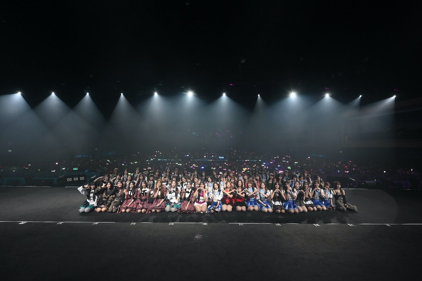 เสียงเชียร์ดังกระหึ่ม! "BNK48 & CGM48" โชว์คอนเสิร์ต แบทเทิลสุดมันส์! "แพนเค้ก BNK48" คว้าแชมป์เลือกตั้ง ทุบสถิติคะแนนโหวตมากที่สุดของ 48TH  