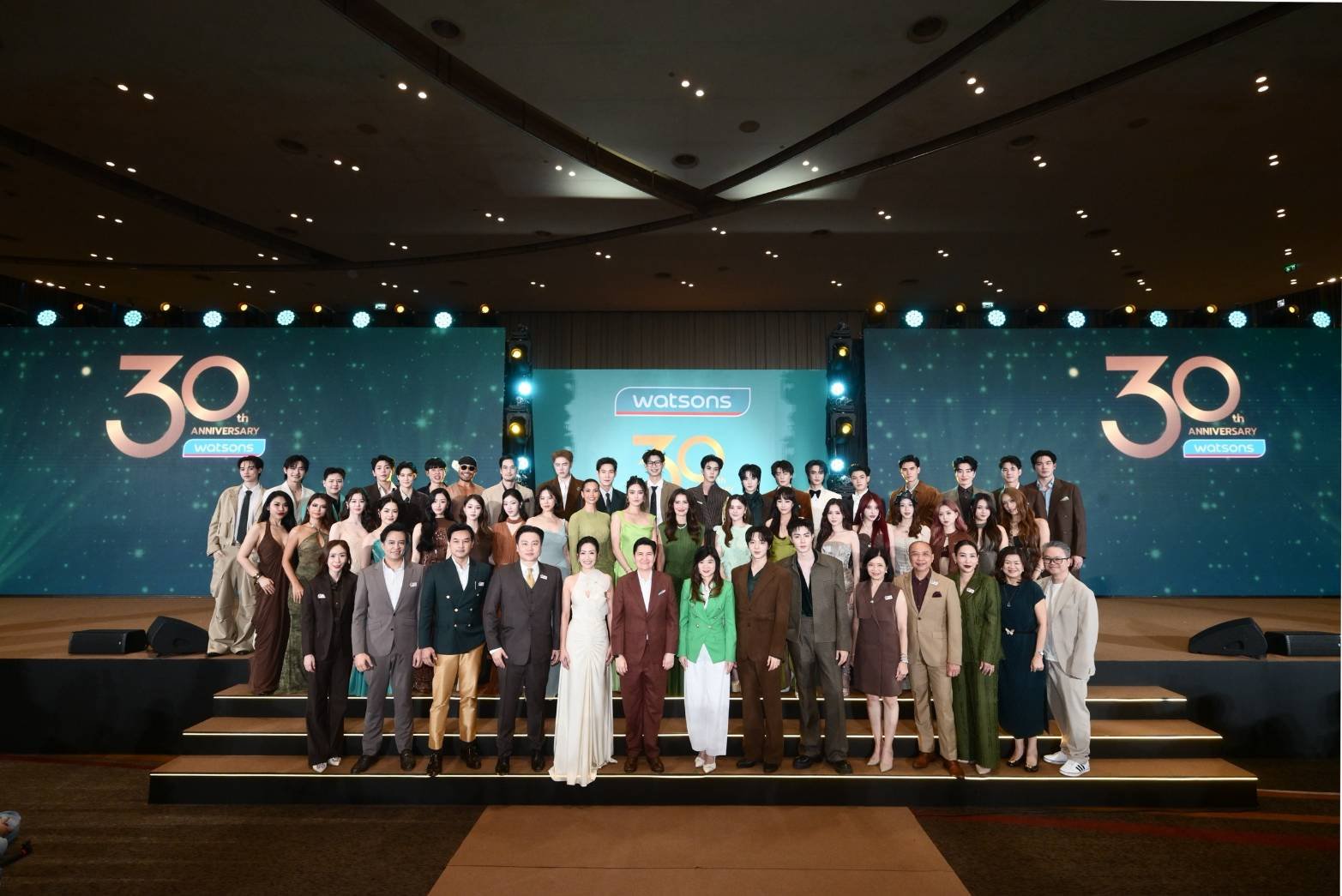 ฉลอง 30 ปี วัตสัน ประเทศไทย 'ซี-นุนิว' ควงคู่แท็กทีม! นำทัพซุปตาร์ เสิร์ฟโมเมนต์สุดฟินใน "30 ปีวัตสัน...เพื่อนที่อยู่ข้างคุณทุกโมเมนต์"