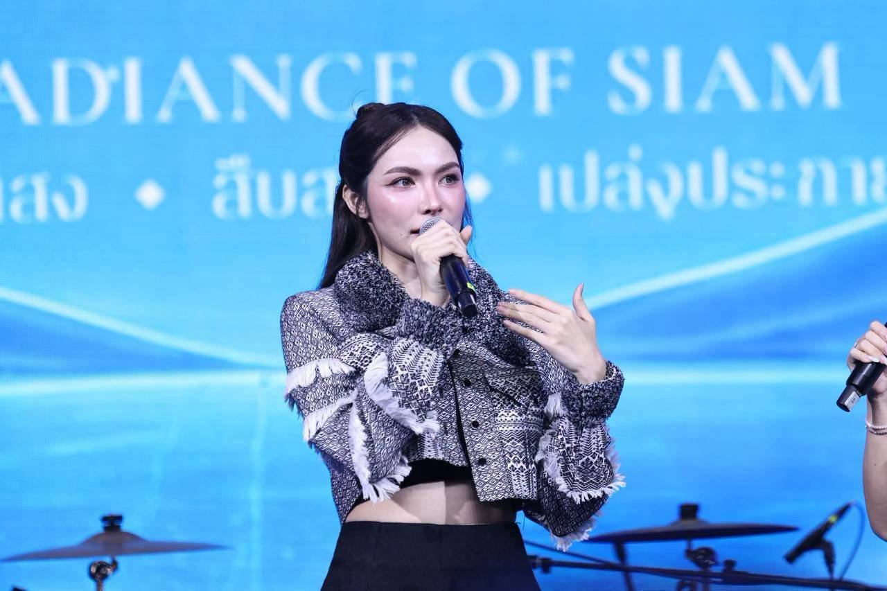 พช. เจาะ Gen ใหม่ ดึง 'ชาล็อต ออสติน' ปลุกกระแสช้อป OTOP พร้อมเสิร์ฟ "ผัดไทย" รับวันแม่