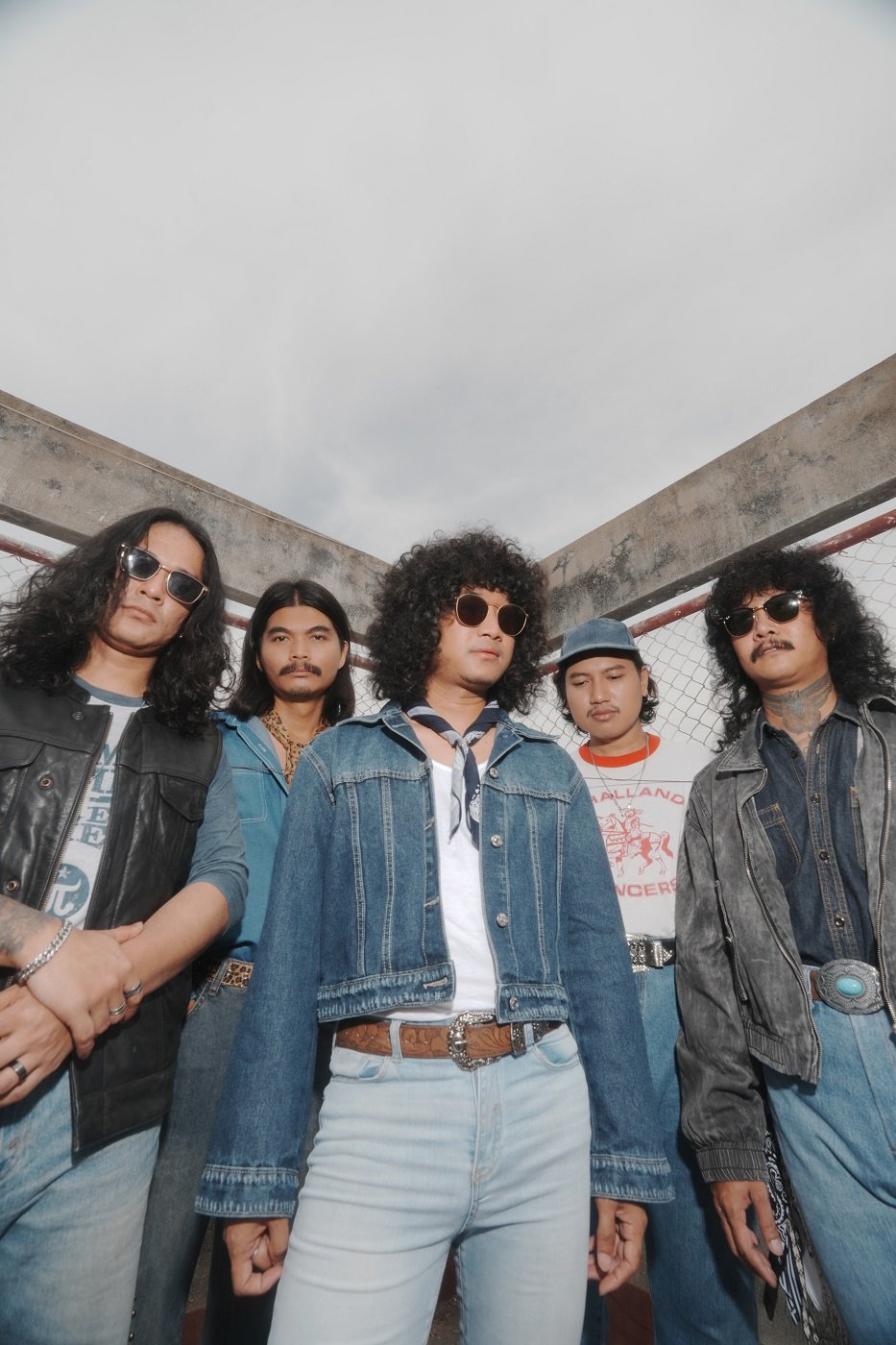 "รอจนเธอมีใหม่ไปแล้ว" จากวง 'FULL' เจ็บจนพูดไม่ออกที่รู้ค่าความรักเมื่อมันสายเกินไป แม้หัวใจเรายังอยู่ที่เดิม 