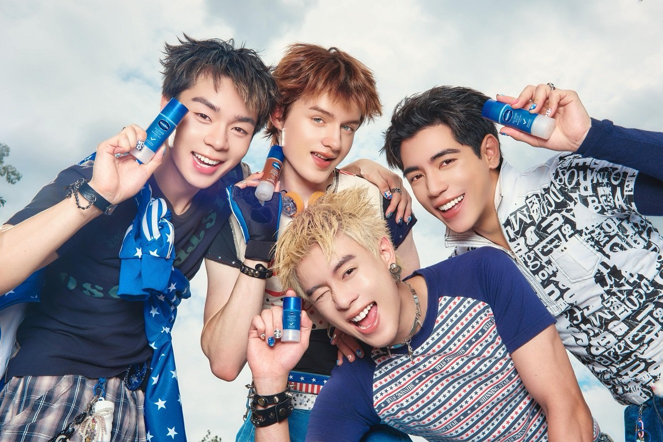 Vaseline® เปิดตัว "วาสลีนสติ๊ก" Beauty Essential ชิ้นใหม่ พร้อมชวน GELBOYS มา "Twist. Swipe. Go." หมุน ปาด ให้ผิวพร้อมไปต่อ