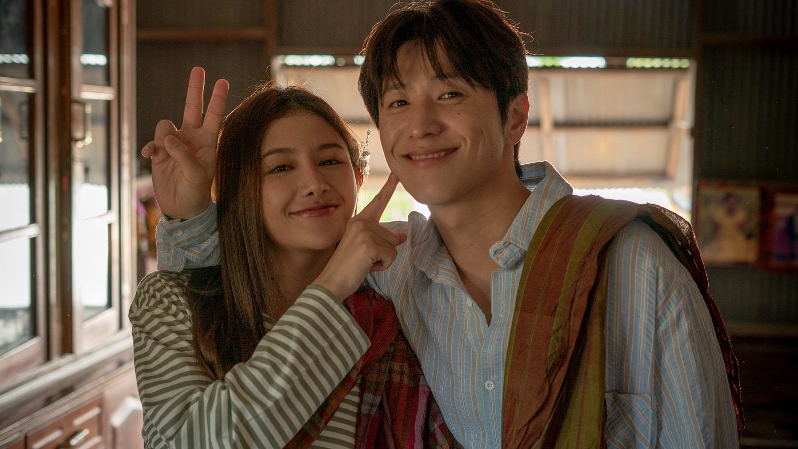 ตัวอย่างแรก "อีแหล่ แอรี่ เกาหลี โอปป้า" แรง! ทะลุ 12 ล้านวิว เผยโปสเตอร์หลัก 'สแน็ก-ฮง' นำทีมโรแมนติก 'หม่ำ-ม้าม่วง-ลาล่า-แพร' แท็กทีมป่วน