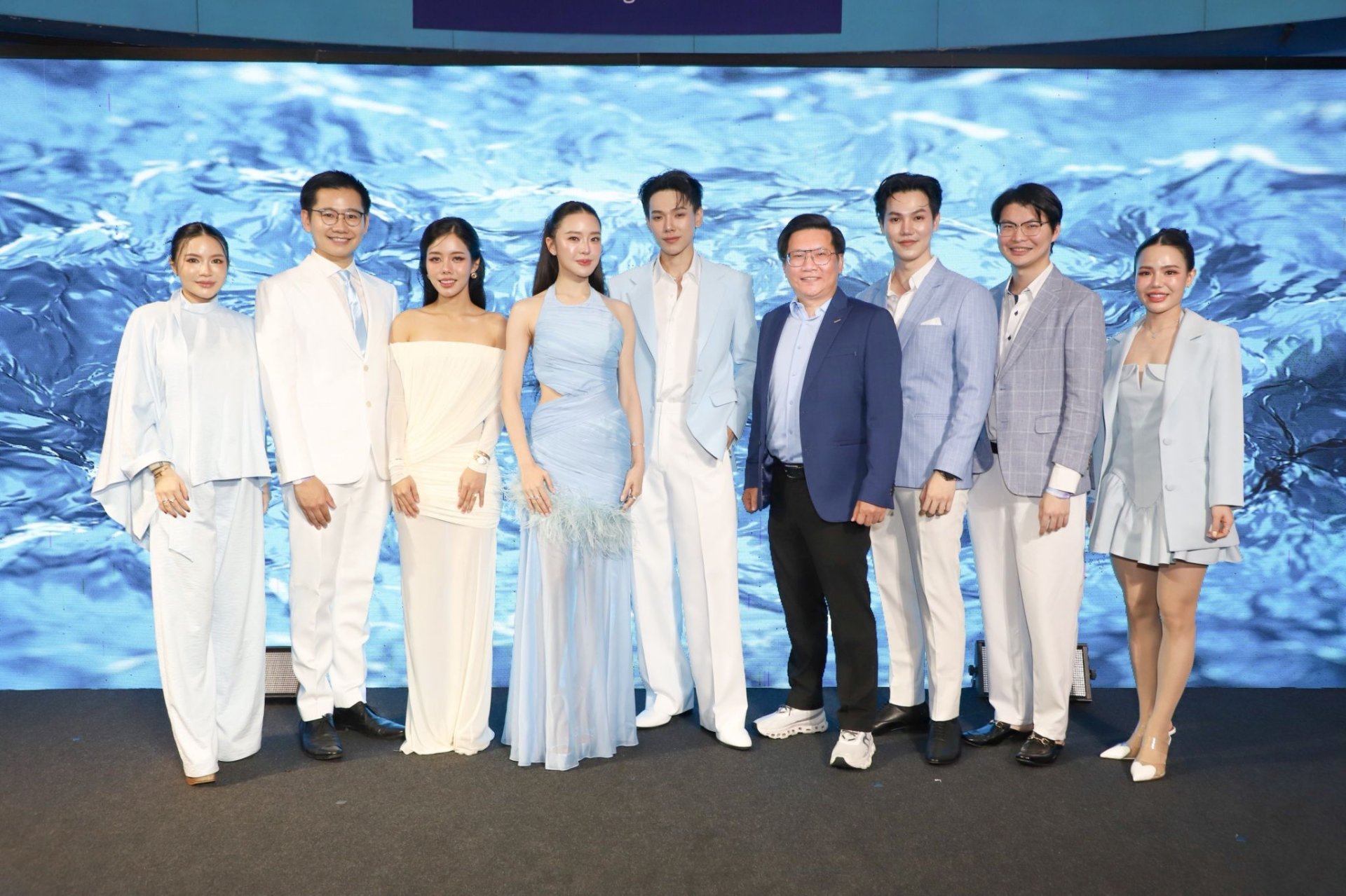 'มายด์-ณภศศิ' เปิดตัว Aqualuna เขย่า C-Beauty เปิดคลื่นงานเอเชียยุคใหม่ 'ต้าห์อู๋-พิทยา' เสิร์ฟมินิคอนเสิร์ตสะเทือนมหาสมุทร!