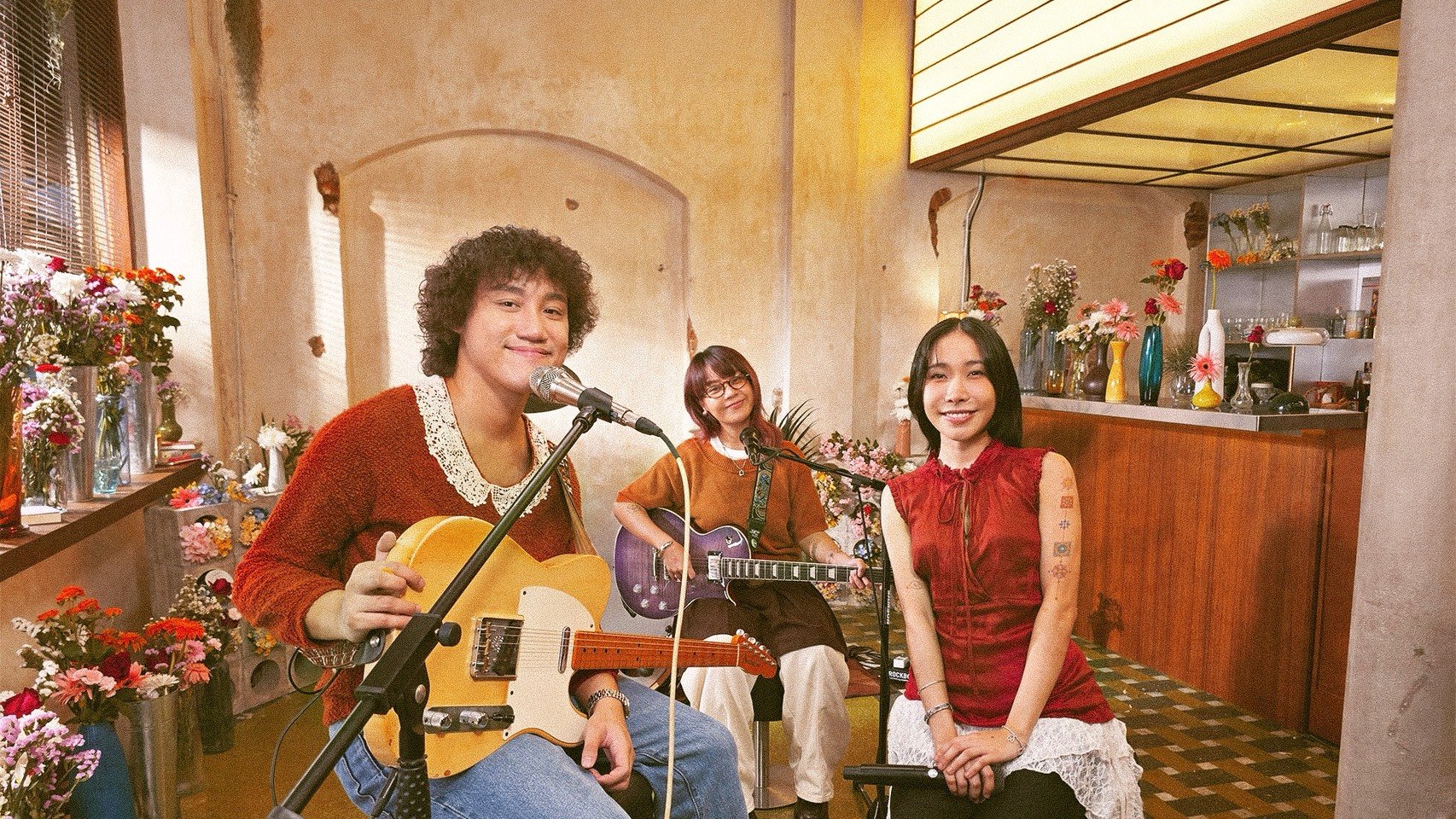 THE WHITE HAIR CUT ชวน LANDOKMAI ร่วมถ่ายทอด "ไม่ต้องเดินลำพัง" ผ่าน LIVE SESSION ในมิติใหม่ที่หวานกว่าเดิม