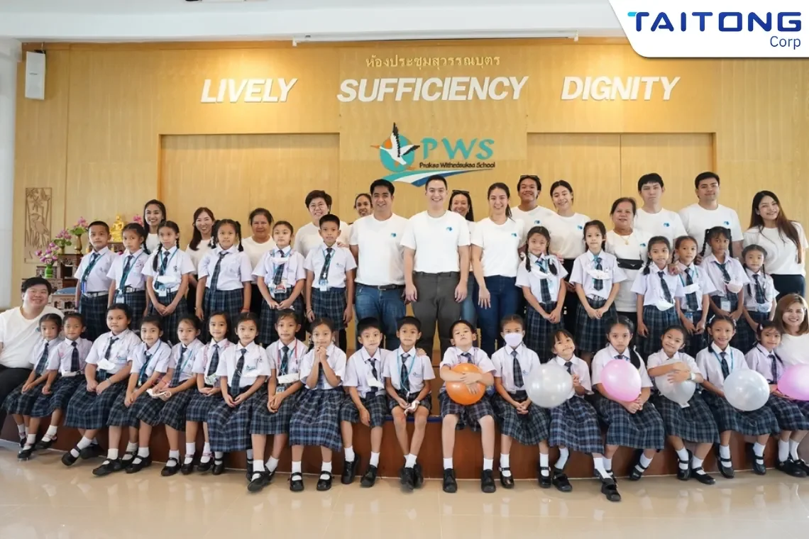   S.MILES GROUP เป็นผู้ให้การสนับสนุนหลักแก่มูลนิธิแพรกษา เพื่อการศึกษา ของเด็กและเยาวชน ในสังคม