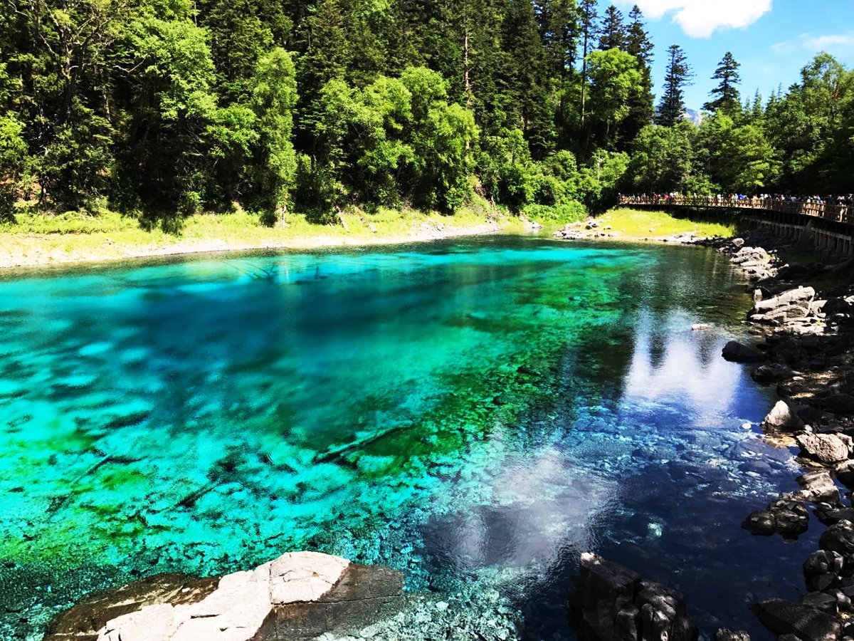 ทะเลสาบห้าสี (五彩池) Colorful Pond