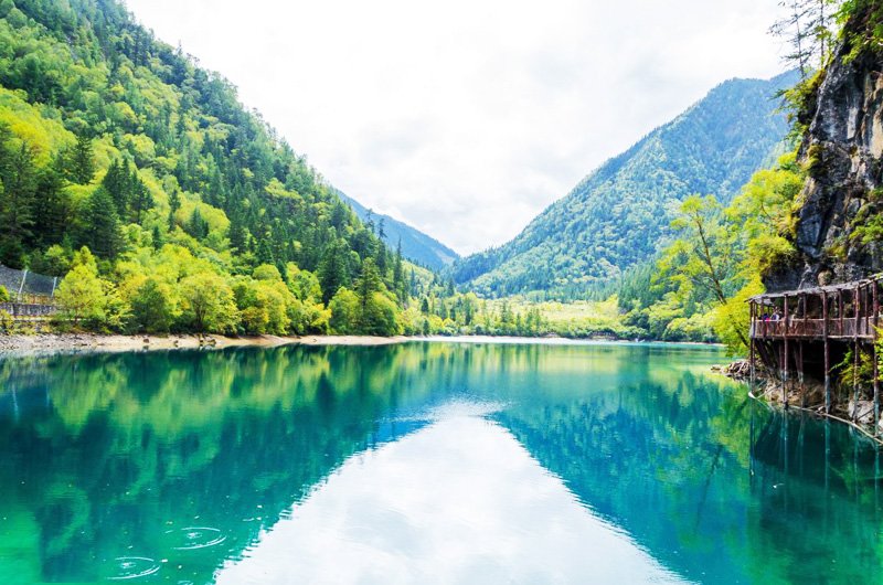 ทะเลสาบแพนด้า (熊猫海) (Panda Lake)  ทะเลสาบแพนด้า (熊猫海) (Panda Lake)
