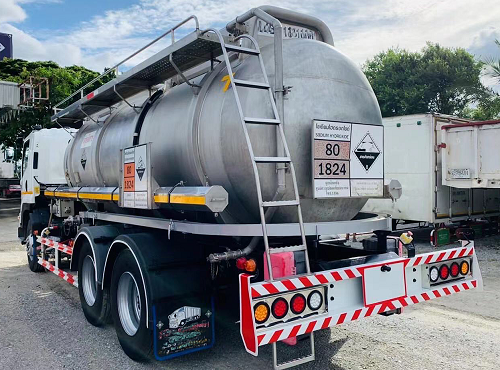 บรรทุกวัตถุอันตรายสารเคมี น้ำมัน สารเคมี