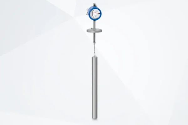 Displacer level transmitters