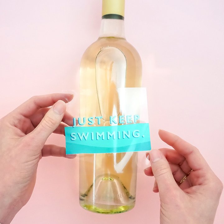 สติ๊กเกอร์ฉลากสินค้า ติดขวดพลาสติกน้ำมันโลชั่น