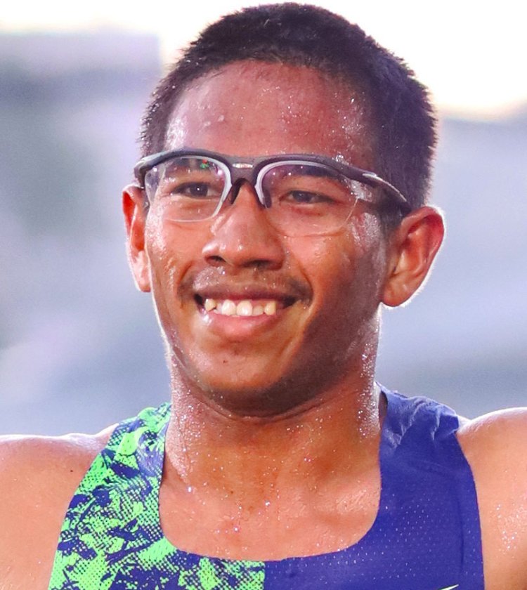 นักวิ่งโยธิน ยาประจันทร์ ใส่แว่นรูดี้ โปรเจค