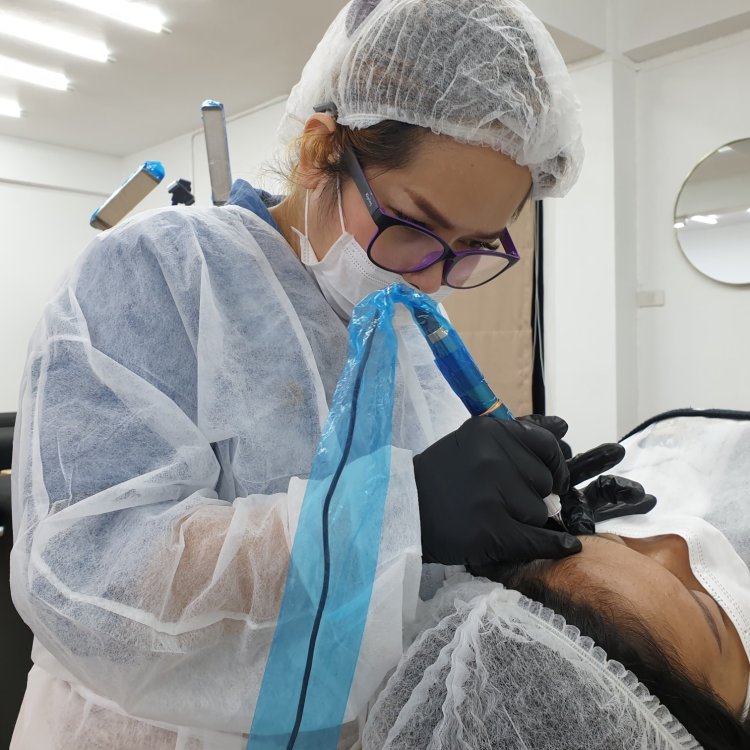 Beautyparadisebkk เราให้บริการด้านความงาม ทำเล็บ ต่อขนตา ฝังสีคิ้ว ฝังสีปาก แก้ไขความบกพร่องด้วยการสักเพื่อความงาม โดยผู้เชี่ยวชาญประสบการณ์กว่า 10 ปี